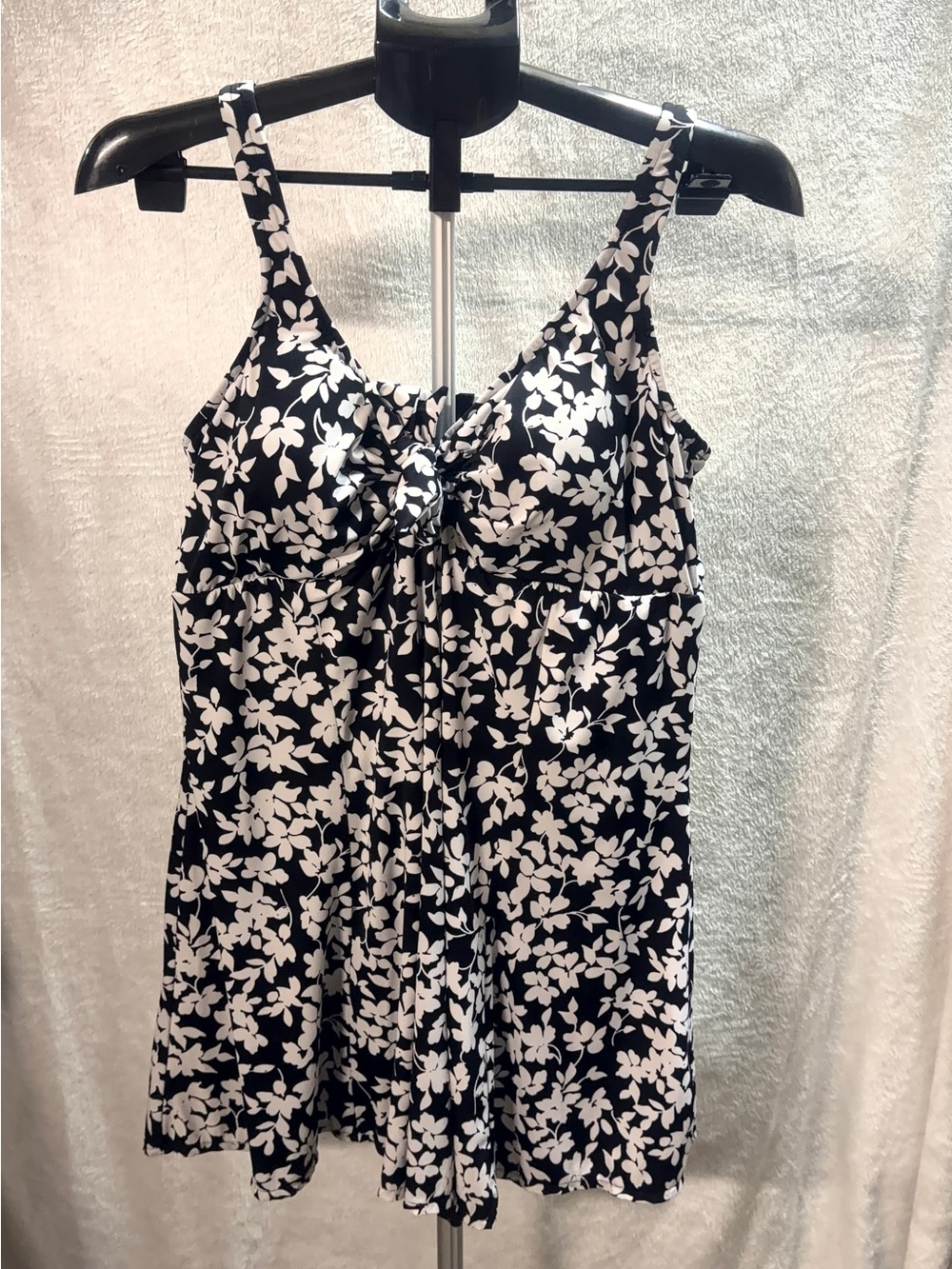 Croft Barrow Women's Swim Tankini Top Swimsuit  Black White Straps 20W